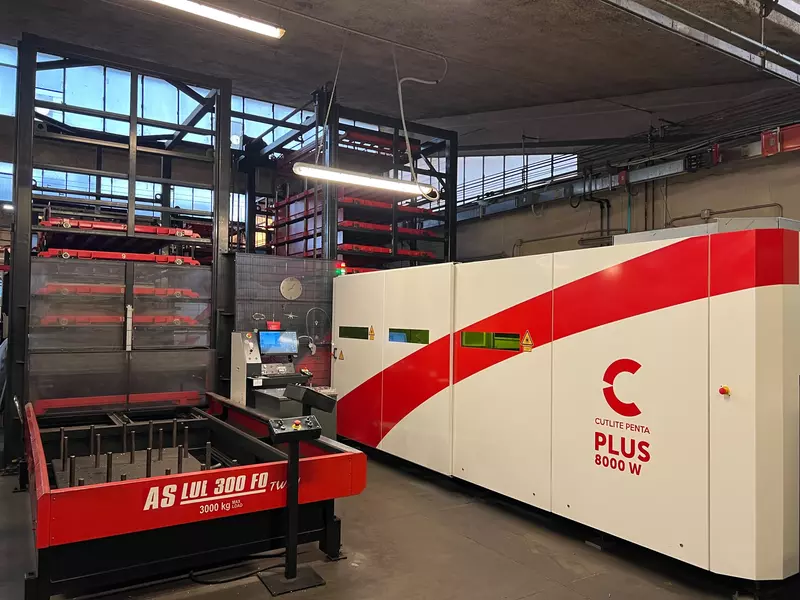 Centro Taglio Laser Fibra 8000 W con magazzino automatico interconnesso 4.0.webp